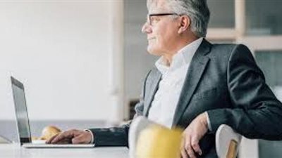 الحد الأدنى للسن 21.. تعرف على خطة التقاعد مع بنك الإمارات دبي
