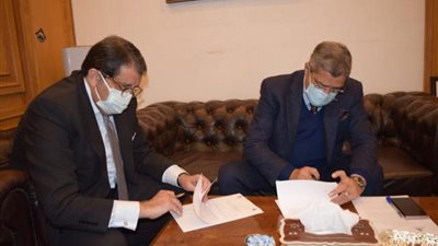 إنشاء منصة إلكترونية للمصانع والشركات والتجار