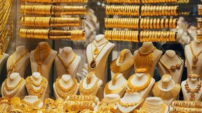 انخفاض أسعار الذهب مع ارتفاع الدولار