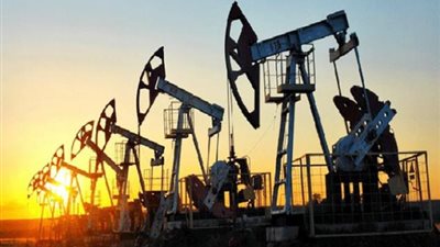 قفزة في أسعار النفط وسط توقعات بانخفاض الإنتاج