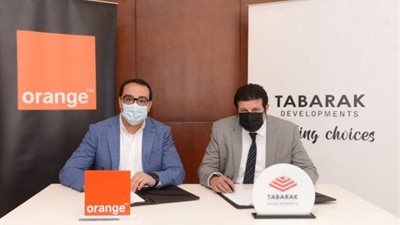 توقيع اتفاقية تعاون بين شركة أورنچ مصر وشركة تبارك للتطوير العقاري