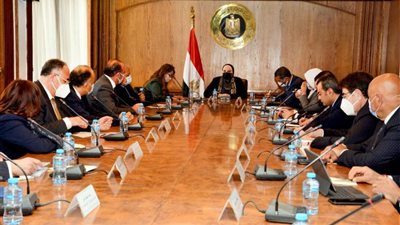 وزيرة التجارة تستعرض البرنامج الجديد لمساندة الصادرات ورد الأعباء