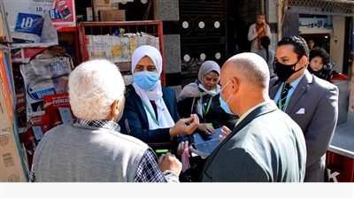 بالصور.. حملة السيارات المتنقلة لمصلحة الضرائب تجوب 3 محافظات