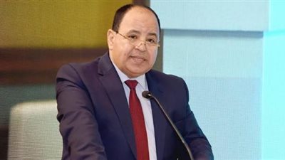 المالية توجه بتسهيل الإجراءات الجمركية لتلبية احتياجات السوق