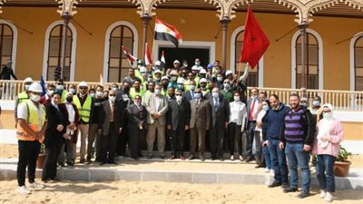 المقاولون العرب تكرم رئيس هيئة قناة السويس والعاملين