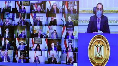 رئيس الوزراء يطالب الوزارات والجهات الحكومية بالاستفادة من الإمكانات المتوافرة بمجمع الإصدارات الذكية والمؤمنة