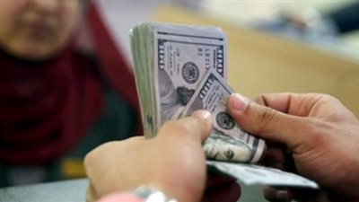سعر الدولار يواصل استقراره أمام الجنيه بنهاية تعاملات اليوم