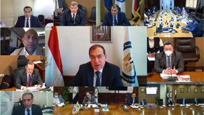 مليار دولار استثمارات جديدة لحقول بترول خالدة وقارون بالصحراء الغربية