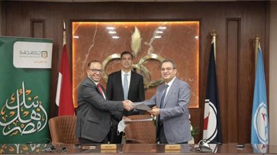 توقيع اتفاقية بين البنك الأهلي و شركة ” التعاون للبترول” للسحب النقدي من محطات الشركة من خلال (POS)