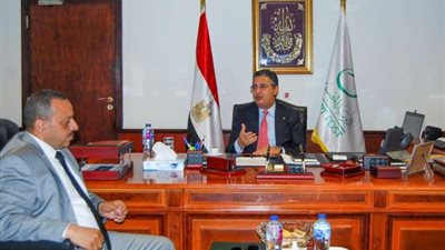 رئيس البريد يلتقي رئيس نقابة العاملين بالبريد المصري