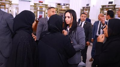 وزيرة التضامن الاجتماعي تزور المقر الرئيسي لبنك ناصر الاجتماعي .. وتتفقد سير العمل