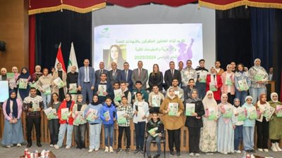 «رئيس البريد» تكرم أبناء العاملين المتفوقين دراسياً على مستوى الجمهورية