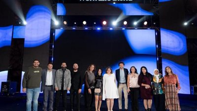 من الأهرامات إلى العالم.. بنك قناة السويس يطلق هويته المؤسسية الجديدة ويجمع أكثر من 2000 موظف في Town Hall ضخم