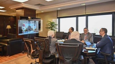 وزير الاستثمار والتجارة الخارجية يبحث مع وزير التجارة والصناعة الكوري تعزيز العلاقات الاستثمارية والتجارية بين مصر وكوريا الجنوبية
