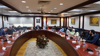 الرئيس التنفيذي لجهاز تنمية المشروعات يعقد الاجتماع الدوري مع اصحاب المشروعات الابتكارية والتكنولوجية