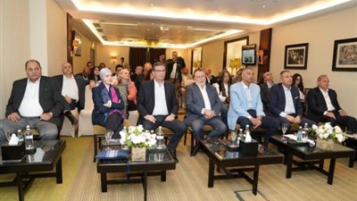 محافظ البنك المركزي المصري ووزير الزراعة يتفقدان عدد من القرى المستفيدة من مشروع دعم صغار المزارعين بمحافظة أسوان