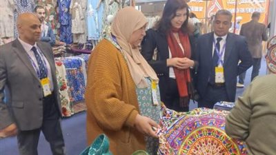 شباب جهاز تنمية المشروعات يشاركون في معرض الخريف الدولي بالبحرين