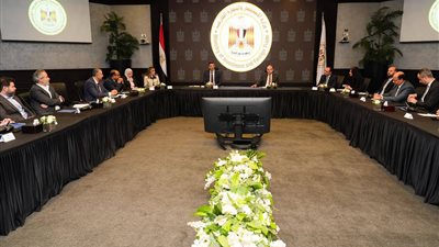  5 بنوك استثمار تتعهد بتأسيس صناديق استثمار مباشر متخصصة لدعم القطاع الصناعي