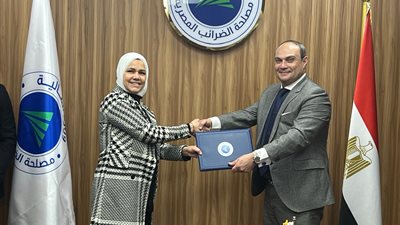«الضرائب» توقع مذكرة مع «الشركة المصرية للإيداع والقيد المركزي» لتنظيم ضريبة «الصكوك السيادية»