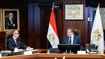 محافظ البنك المركزي المصري يبحث مع  وزير التخطيط والتنمية الاقتصادية أوجه التعاون المشترك