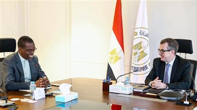 وزير التخطيط والتنمية الاقتصادية يبحث مع ممثلي البنك الإفريقي للتنمية سبل تعزيز التعاون