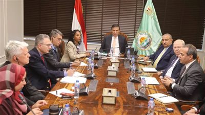 وزير الزراعة يلتقي المديرة الإقليمية للبنك الدولي لبحث تعزيز التعاون الاستراتيجي 