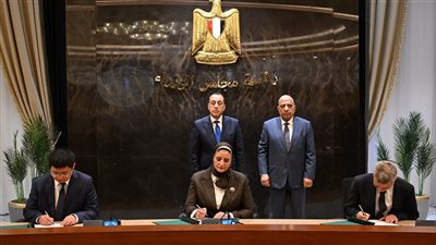 رئيس الوزراء يشهد توقيع مذكرة لإنشاء أول مصنع لتوربينات الرياح ومشروع طاقة رياح بقدرة 2000 ميجاوات بخليج السويس