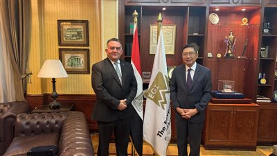 رئيس البورصة المصرية يبحث مع سفير سنغافورة سبل تعزيز التعاون المشترك بين الجانبين