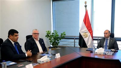وزير الاستثمار والتجارة الخارجية يبحث مع قيادات شركتي «فوربس» و«ماجنوم» تطورات مشروع «برج فوربس الدولي»