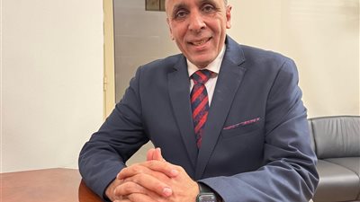 خبير اقتصادي يوضح لماذا فضل البنك المركزي الاحتفاظ بسعر الفائدة كما هي ؟