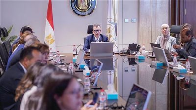 وزير التخطيط  يستعرض التطورات الاقتصادية وملامح البرنامج الوطني للتحول الاقتصادي مع مؤسسات التمويل ووكالات التصنيف الدولية