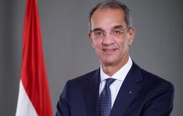 وزير الأتصالات الدكتور طلعت مصطفي