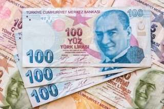 الليرة التركية تواصل التراجع قبل يوم من قرار المركزي التركي بشأن اسعار الفائدة