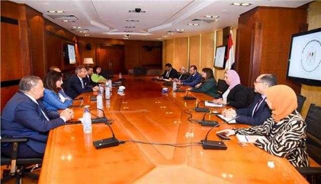 وزيرة الهجرة تبحث مع رئيس بنك مصر تقديم خدمات مصرفية للمصريين بالخارج