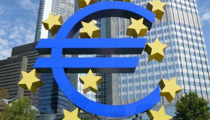 بلومبرج : توقعات بقيام “المركزي الأوروبي” بخفض الفائدة 1.5% في 2024