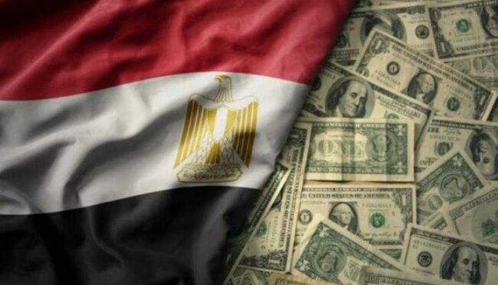 الدولار يهبط إلى مستوى 48 جنيهًا في 18 بنكًا لأول مرة في 2025