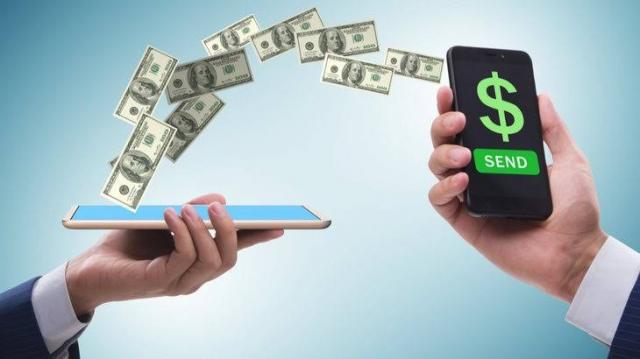 بنك الإمارات دبي الوطني يتيح لـ عملائه خدمة تحويل لحظي ”أونلاين” عبر التطبيق.. ”3 ملايين كل 3 ثواني”