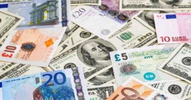 أسعار العملات العربية والأجنبية بمستهل تعاملات اليوم بالبنوك 3-8-2025