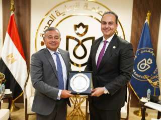 الرئيس التنفيذي لمصرف أبوظبي الإسلامي- مصر يبحث سبل التعاون مع هيئة الرعاية الصحية