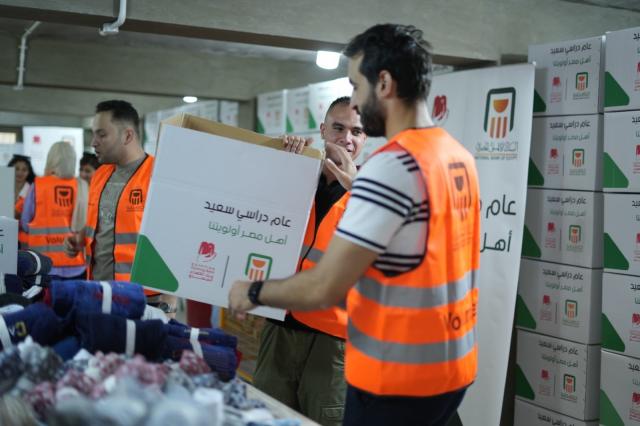 البنك الأهلي المصري يواصل شراكته مع مؤسسة بنك الكساء المصري من خلال مبادرة «مدارس 2025»