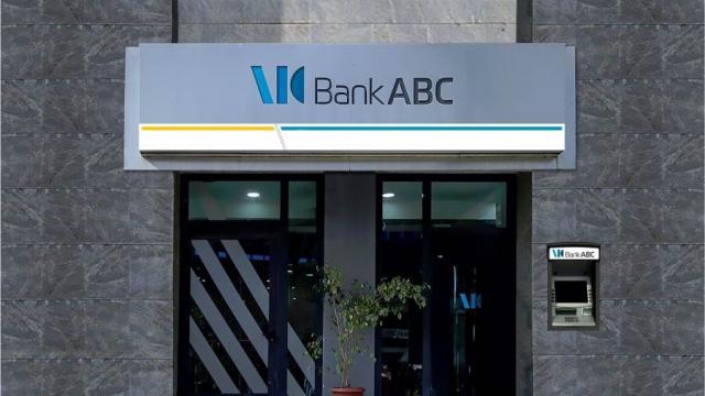 بنك ABC يعلن عن بطاقة ”فيزا إنفينيت” المعدنية الائتمانية لعملائه المميزين