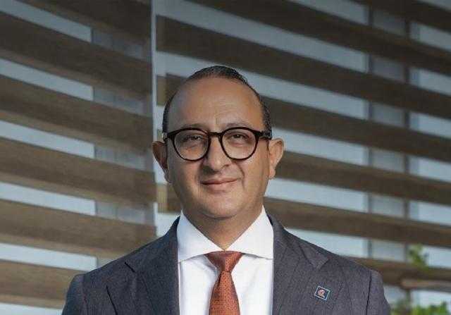 البنك المصري لتنمية الصادرات يهنئ اللاعب عمر شريف لفوزه بذهبية التتابع المختلط في الهند