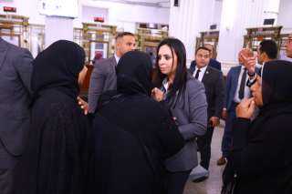 وزيرة التضامن الاجتماعي تزور المقر الرئيسي لبنك ناصر الاجتماعي .. وتتفقد سير... وزيرة التضامن الاجتماعي تزور المقر الرئيسي لبنك ناصر الاجتماعي .. وتتفقد سير العمل