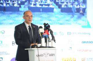 محمد فريد: التطورات الإيجابية في سوق رأس المال لم تكن وليدة الصدفة محمد فريد: التطورات الإيجابية في سوق رأس المال لم تكن وليدة الصدفة